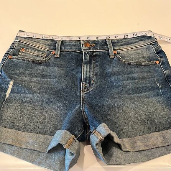 Level 99 4” Inseam High Rise Cuffed Shorts Size 29 - Picture 4 of 16